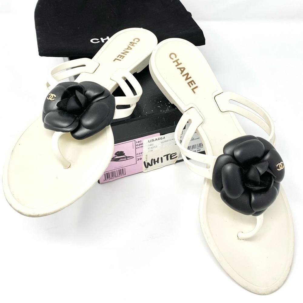 AUTHENTIC 💎 CHANEL DARK WHITE CC LOGO THONG FLAT SANDALS SLIDES EU 39 CAMELLIA - Picture 9 of 15